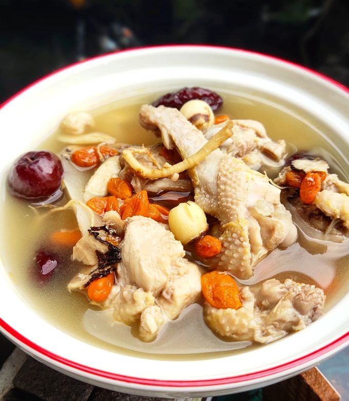 Resep Sup Ayam Herbal yang Menyembuhkan Penyakit: Sajian Hangat untuk Daya Tahan Tubuh